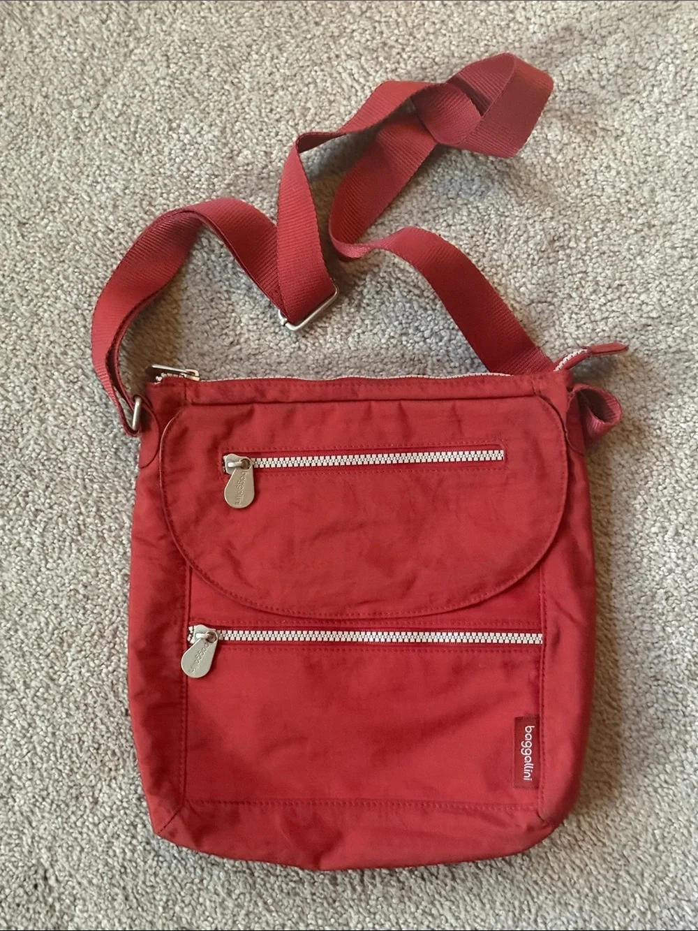 Baggallini Women’s Red Messenger Crossbody Bag!